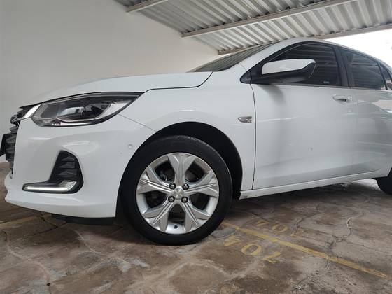 CHEVROLET ONIX 1.0 TURBO FLEX PREMIER AUTOMÁTICO